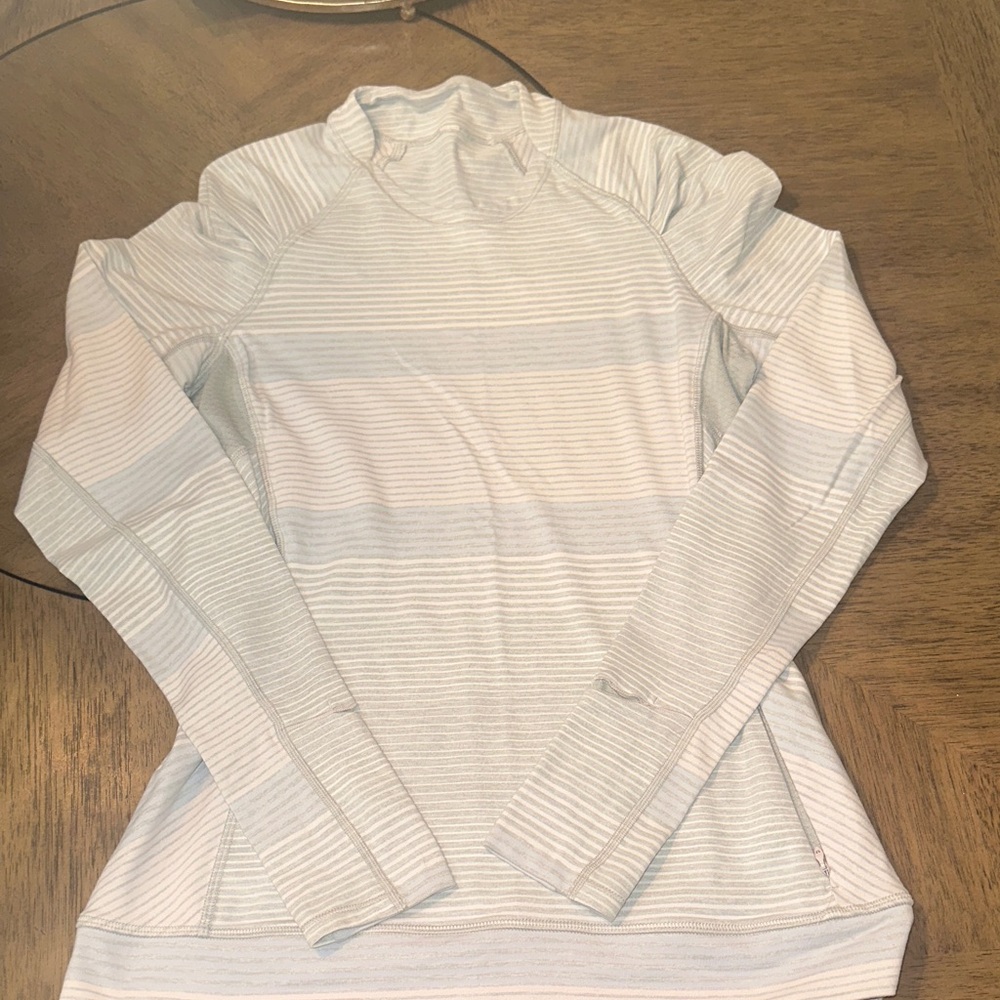 lululemon athletica Light Gray Long Sleeve Top